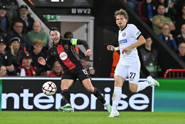 Bournemouth v Sturm Graz, Europa League Adam Smith (15) of AFC Bournemouth on the attack with Luis Balbo (27) of Sturm Graz closing in during the Europa League match between Bournemouth and Sturm Graz at the Vitality Stadium, Bournemouth, UK on 15 October 2026. Bournemouth Vitality Stadium Dorset UK Editorial use only , Copyright: xGrahamxHuntx PSI-25011-0065