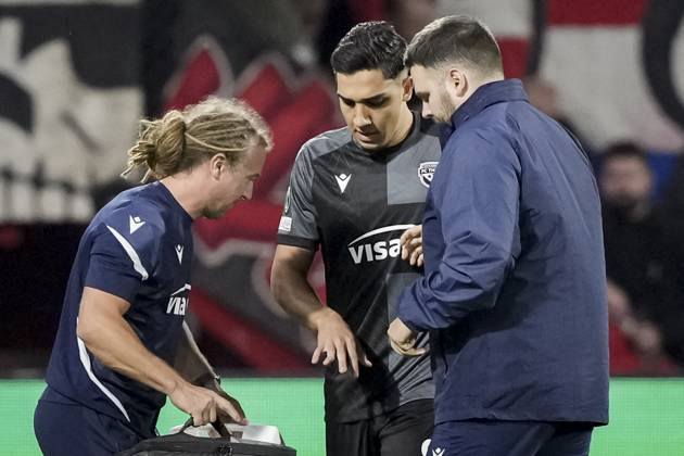 ENSCHEDE - Furkan Dursun of FC Thun injured on the sidelines during the Conference League match between FC Twente and FC Thun at De Grolsch Veste stadium on October 15, 2026 in Enschede, the Netherlands. TOBIAS KLEUVER ANP xVIxANPxSportx xxANPxIVx 572551694 originalFilename: 572551694.jpg