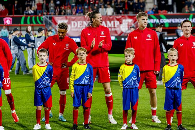 ENSCHEDE - Daouda Weidmann of FC Twente, Wout Weghorst of FC Twente, Ruud Nijstad of FC Twente, Daan Rots of FC Twente ahead of the UEFA Conference League match between FC Twente and FC Thun at De Grolsch Veste on 15 October 2026 in Enschede, the Netherlands. WART BRINKERHOF ANP UEFA Conference League 2026 27 xVIxANPxSportx xMarcelxterxBalsxIVx 572552109 originalFilename: 572552109.jpg