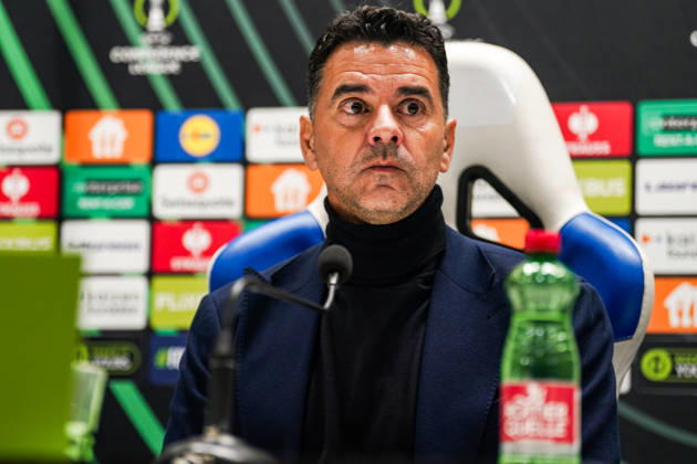 Fussball: Kroatien: UEFA Conference League 2026 2027 - 1. Runde, 15.10.2026 - HNK Hajduk Split vs. AFC Ajax Amsterdam - Stadion Poljud (Split, Kroatien); Pressekonferenz mit Michel (Miguel Angel Sanchez Munoz) (Michel) (AFC Ajax) Copyright: xLUKAxKOLANOVICx