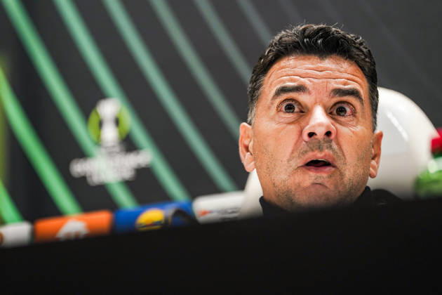 Fussball: Kroatien: UEFA Conference League 2026 2027 - 1. Runde, 15.10.2026 - HNK Hajduk Split vs. AFC Ajax Amsterdam - Stadion Poljud (Split, Kroatien); Pressekonferenz mit Michel (Miguel Angel Sanchez Munoz) (Michel) (AFC Ajax) Copyright: xLUKAxKOLANOVICx