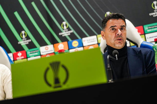 Fussball: Kroatien: UEFA Conference League 2026 2027 - 1. Runde, 15.10.2026 - HNK Hajduk Split vs. AFC Ajax Amsterdam - Stadion Poljud (Split, Kroatien); Pressekonferenz mit Michel (Miguel Angel Sanchez Munoz) (Michel) (AFC Ajax) Copyright: xLUKAxKOLANOVICx