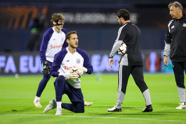 GNK Dinamo v RSC Anderlecht - UEFA Europa League 2026 27 League Phase MD2 Anderlecht Goalkeeper Justin Heekeren warm up before the UEFA Europa League 2026 27 League Phase MD2 match between GNK Dinamo and RSC Anderlecht at Stadion Maksimir on October 15, 2026 in Zagreb, Croatia.  MatijaxHabljak PIXSELL