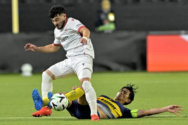 Sint-Truidense VV v Iberia Tbilisi - UEFA Conference League SINT-TRUIDEN, BELGIUM - OCTOBER 15 : Taniguchi Shogo defender of Sint-Truidense VV battles for the ball with Zviad Natchkhebia midfielder of FC Iberia 1999 Tbilisi during the UEFA Conference League 2026 27 first qualifying round between Sint-Truidense VV and Iberia Tbilisi on October 15, 2026 in Sint-Truiden, Belgium, 15 10 2026 Sint-Truiden Belgium Copyright: xSesx