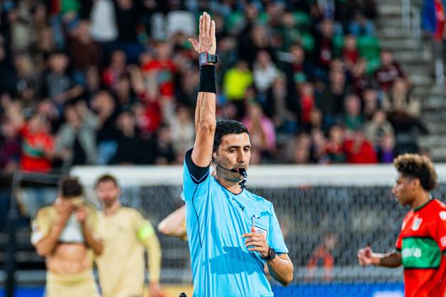 NIJMEGEN - Referee Aliyar Aghayev gestures during the UEFA Europa League match between NEC Nijmegen and Levski Sofia at the Goffertstadion on October 15, 2026, in Nijmegen, the Netherlands. KEVIN SENDERS ANP UEFA Europa League 2026 27 xVIxANPxSportx xMarcelxterxBalsxIVx 572553309 originalFilename: 572553309.jpg