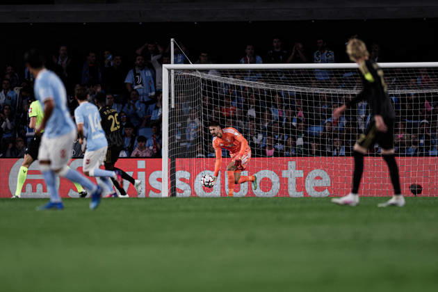 October 15, 2026, Vigo, Pontevedra, Spain: Guglielmo Vicario of Juventus makes a save during the UEFA Europa League 2026 27 League Phase MD2 match between Celta de Vigo and Juventus at Estadio de Balaidos. UEFA Europa League 2026 27 League Phase MD2 Celta De Vigo X Juventus  - ZUMAe141 20261015_zsp_e141_007 Copyright: xLuisxEirasx