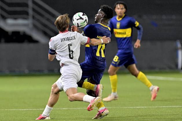 Sint-Truidense VV v Iberia Tbilisi - UEFA Conference League SINT-TRUIDEN, BELGIUM - OCTOBER 15 : Mbuku Nathanael forward of Sint-Truidense VV battles for the ball with Jemal-Giorgi Jinjolava defender of FC Iberia 1999 Tbilisi during the UEFA Conference League 2026 27 first qualifying round between Sint-Truidense VV and Iberia Tbilisi on October 15, 2026 in Sint-Truiden, Belgium, 15 10 2026 Sint-Truiden Belgium Copyright: xSesx