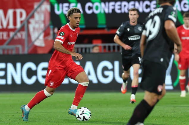 ENSCHEDE - FC Twente midfielder Daouda Weidmann during the UEFA Conference League match between FC Twente and FC Thun at Grolsch Veste on 15 October 2026 in Enschede, Nederland. PETER LOUS EYE4IMAGES DeFodi Images -