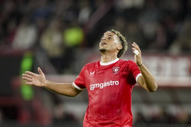 ENSCHEDE - Daouda Weidmann of FC Twente during the Conference League match between FC Twente and FC Thun at De Grolsch Veste stadium on October 15, 2026 in Enschede, Netherlands. TOBIAS KLEUVER ANP xVIxANPxSportx xxANPxIVx 572555192 originalFilename: 572555192.jpg