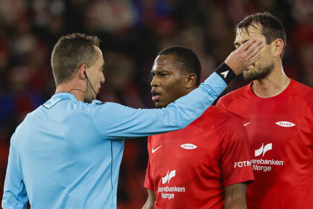 Soccer, Conference League 2026 Brann Lincoln Red Imps Bergen 20261015 Referee Dalibor ÄaernÃ½ shows a red card to Brann’s Neraysho Kasanwirjo alongside Fredrik Pallesen Knudsen during the Conference League soccer match between SK Brann and Lincoln Red Imps at Brann Stadium. Photo by Paul S. Amundsen, NTB, Bergen, Norway. EDITORIAL USE ONLY. RESTRICTED USE FOR BETTING COMPANIES  Copyright: xPaulxS.xAmundsenx xNTBx