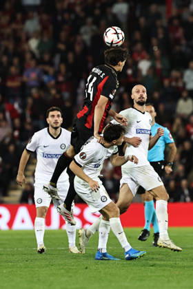 SOCCER - UEFA EL, Bournemouth vs Sturm BOURNEMOUTH,ENGLAND,15.OCT.26 - SOCCER - UEFA Europa League, AFC Bournemouth vs SK Sturm Graz. Image shows Antonio Silva (Bournemouth), Belmin Beganovic and Jon Gorenc Stankovic (Sturm).  GEPAxpictures xChrisxBauer