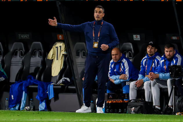 NIJMEGEN, NETHERLANDS - OCTOBER 15: Levski Sofia head coach Julio Velazquez gestures during the UEFA Europa League 2026 27 League Phase MD2 match between N.E.C. Nijmegen and PFC Levski Sofia at Goffertstadion on October 15, 2026 in Nijmegen, Netherlands.  Copyright: xRenexNijhuis MBxMediax
