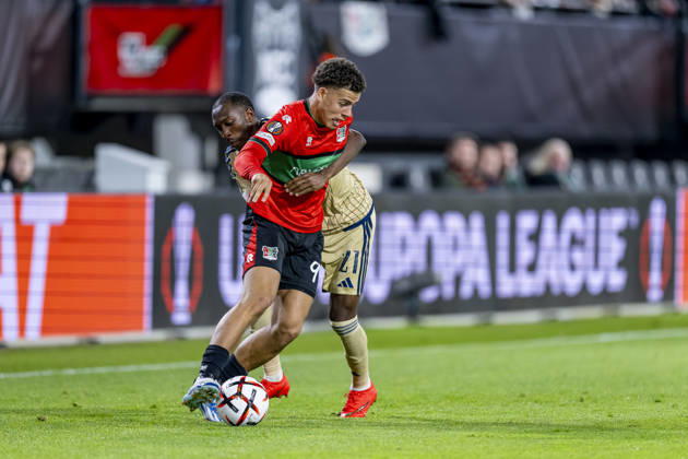 NIJMEGEN - (l-r) NEC Nijmegen forward Clement Bischoff and Levski Sofia defender Aldair Neves during the UEFA Europa League match between N.E.C. and Levski Sofia at Stadion De Goffert on 15 October 2026 in Nijmegen, Nederland. (Photo by DeFodi Images) -