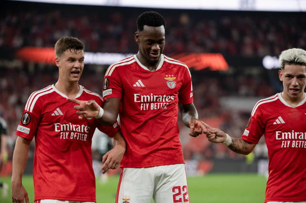 October 15, 2026, Lisbon, Lisbon, Portugal: SL Benfica forward JHON DURAN celebrates with teammates after scoring a goal against Celtic FC during their UEFA Europa League league phase matchday two fixture at Estadio da Luz in Lisbon, Portugal, on October 15, 2026. SL Benfica V Celtic FC - UEFA Europa League, Lisbon, Portugal  - ZUMAr238 20261015_zip_r238_007 Copyright: xRicardoxRochax