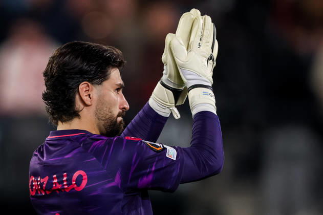 NIJMEGEN, NETHERLANDS - OCTOBER 15: NEC Nijmegen goalkeeper Gonzalo Crettaz applauds the fans during the UEFA Europa League 2026 27 League Phase MD2 match between N.E.C. Nijmegen and PFC Levski Sofia at Goffertstadion on October 15, 2026 in Nijmegen, Netherlands.  Copyright: xRenexNijhuis MBxMediax