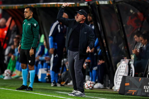 NIJMEGEN, NETHERLANDS - OCTOBER 15: NEC Nijmegen head coach Dick Schreuder gestures during the UEFA Europa League 2026 27 League Phase MD2 match between N.E.C. Nijmegen and PFC Levski Sofia at Goffertstadion on October 15, 2026 in Nijmegen, Netherlands.  Copyright: xRenexNijhuis MBxMediax