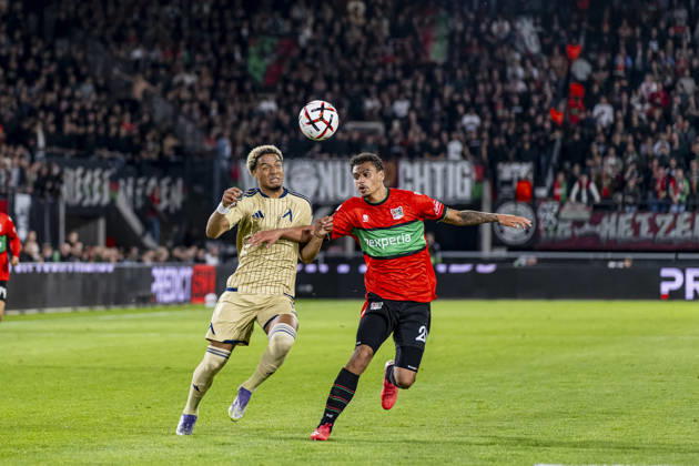 NIJMEGEN - (l-r) Levski Sofia forward Armstrong Oko-Flex and NEC Nijmegen defender Deveron Fonville during the UEFA Europa League match between N.E.C. and Levski Sofia at Stadion De Goffert on 15 October 2026 in Nijmegen, Netherlands. (Photo by DeFodi Images) -
