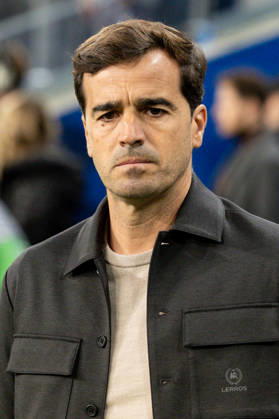 Europa League: Lech Poznan vs Bayer 04 Leverkusen Coach Carles Martinez during Europa League: Lech Poznan vs Bayer 04 Leverkusen match in Poznan, Poland, on October 15, 2026 Poznan Poland Copyright: xFotoxOlimpikx originalFilename:jastrzebowski-europale261015_nprk4