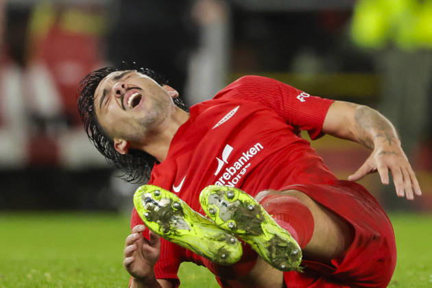 Soccer, Conference League 2026 Brann Lincoln Red Imps Bergen 20261015 Brann s Niklas Castro lies down after scoring the 2-1 goal during the Conference League soccer match between SK Brann and Lincoln Red Imps at Brann Stadium. Photo: Paul S. Amundsen, NTB, Bergen, Norway EDITORIAL USE ONLY; RESTRICTED USE FOR BETTING COMPANIES  Copyright: xPaulxS.xAmundsenx xNTBx