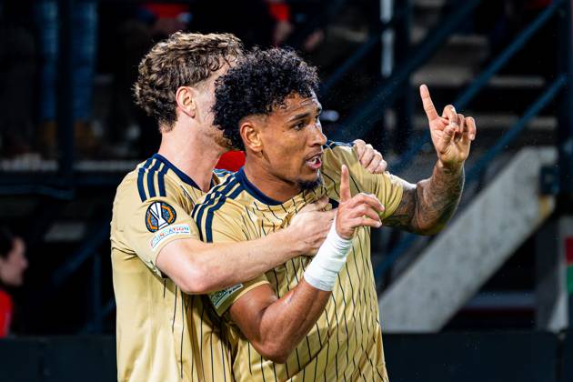 NIJMEGEN - Reinaldo of Levski Sofia celebrates his team s first goal with Serginho of Levski Sofia during the UEFA Europa League match between NEC Nijmegen and Levski Sofia at the Goffertstadion on October 15, 2026, in Nijmegen, the Netherlands. KEVIN SENDERS ANP UEFA Europa League 2026 27 xVIxANPxSportx xMarcelxterxBalsxIVx 572567976 originalFilename: 572567976.jpg
