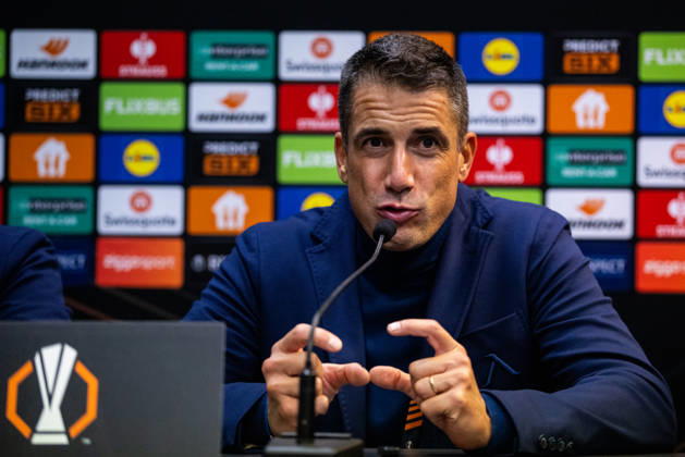 NIJMEGEN, NETHERLANDS - OCTOBER 15: Levski Sofia head coach Julio Velazquez attends a press conference, PK, Pressekonferenz after the UEFA Europa League 2026 27 League Phase MD2 match between N.E.C. Nijmegen and PFC Levski Sofia at Goffertstadion on October 15, 2026 in Nijmegen, Netherlands.  Copyright: xRenexNijhuis MBxMediax