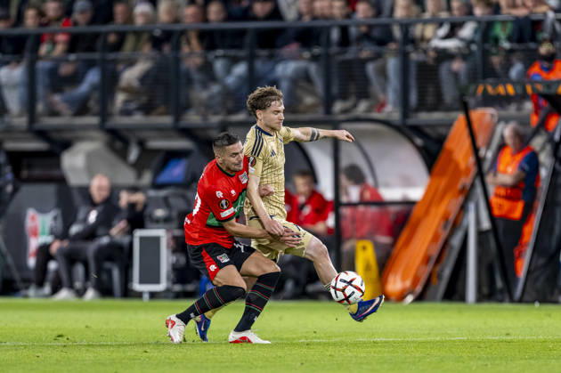 NIJMEGEN - (l-r) NEC Nijmegen forward Duöan Tadic and Levski Sofia midfielder Serginho during the UEFA Europa League match between N.E.C. and Levski Sofia at Stadion De Goffert on 15 October 2026 in Nijmegen, Nederland. (Photo by DeFodi Images) -