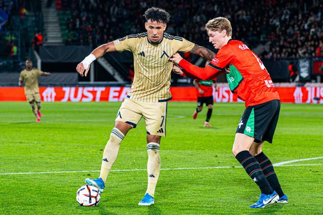 NIJMEGEN - Reinaldo of Levski Sofia battles for possession with Perr Schuurs of NEC Nijmegen during the UEFA Europa League match between NEC Nijmegen and Levski Sofia at the Goffertstadion on 15 October 2026 in Nijmegen, the Netherlands. KEVIN SENDERS ANP UEFA Europa League 2026 27 xVIxANPxSportx xMarcelxterxBalsxIVx 572568099 originalFilename: 572568099.jpg