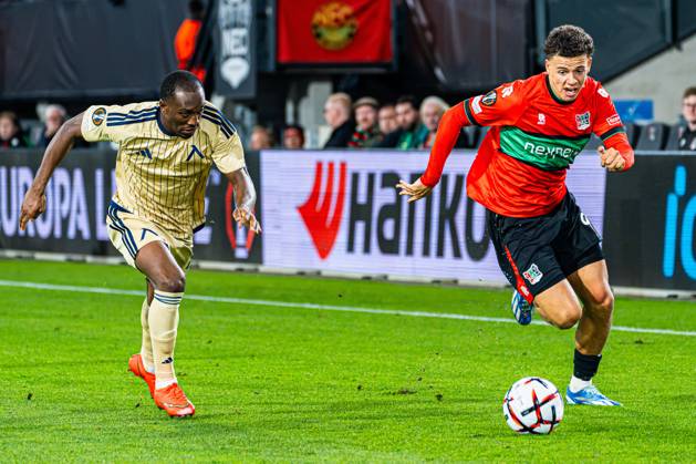 NIJMEGEN - Clement Bischoff of NEC Nijmegen battles for possession with Aldair Neves of Levski Sofia during the UEFA Europa League match between NEC Nijmegen and Levski Sofia at the Goffertstadion on 15 October 2026 in Nijmegen, the Netherlands. KEVIN SENDERS ANP UEFA Europa League 2026 27 xVIxANPxSportx xMarcelxterxBalsxIVx 572568111 originalFilename: 572568111.jpg
