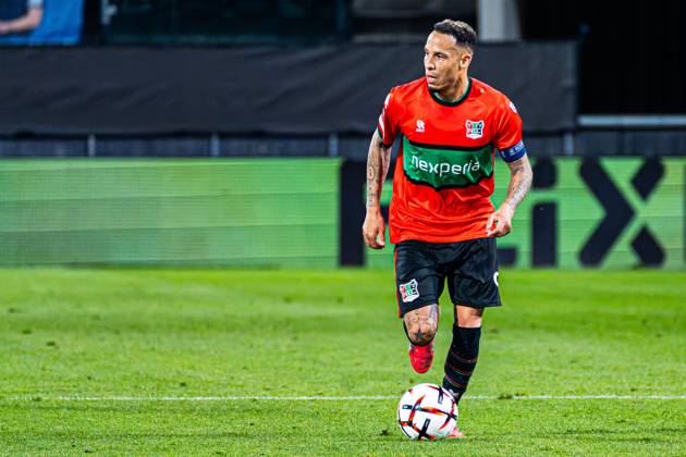NIJMEGEN - Tjaronn Chery of NEC Nijmegen runs with the ball during the UEFA Europa League match between NEC Nijmegen and Levski Sofia at the Goffertstadion on October 15, 2026 in Nijmegen, the Netherlands. KEVIN SENDERS ANP UEFA Europa League 2026 27 xVIxANPxSportx xMarcelxterxBalsxIVx 572569330 originalFilename: 572569330.jpg