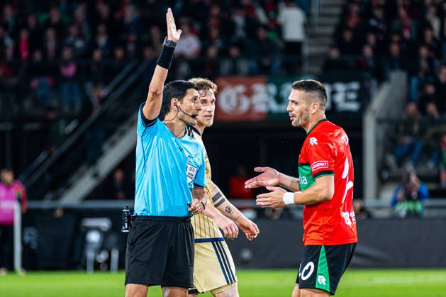 NIJMEGEN - Referee Aliyar Aghayev in conversation with Dusan Tadic of NEC Nijmegen during the UEFA Europa League match between NEC Nijmegen and Levski Sofia at the Goffertstadion on 15 October 2026 in Nijmegen, the Netherlands. KEVIN SENDERS ANP UEFA Europa League 2026 27 xVIxANPxSportx xMarcelxterxBalsxIVx 572569345 originalFilename: 572569345.jpg