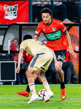 NIJMEGEN - Kevin Kers of NEC Nijmegen battles for possession with Maicon of Levski Sofia during the UEFA Europa League match between NEC Nijmegen and Levski Sofia at the Goffertstadion on 15 October 2026 in Nijmegen, the Netherlands. KEVIN SENDERS ANP UEFA Europa League 2026 27 xVIxANPxSportx xMarcelxterxBalsxIVx 572569355 originalFilename: 572569355.jpg