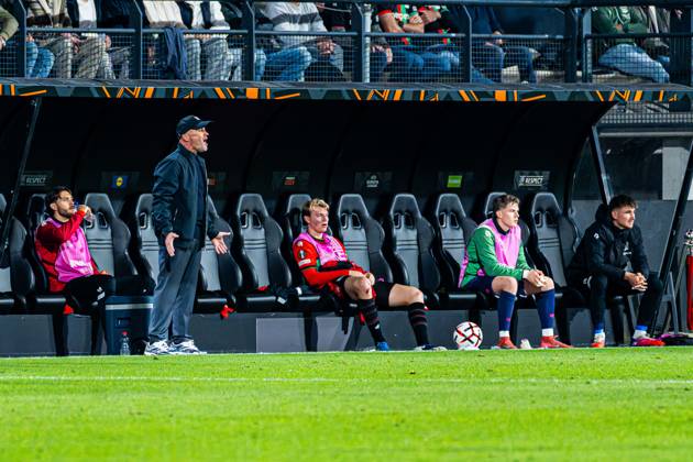 NIJMEGEN - Head coach Dick Schreuder of NEC Nijmegen gestures during the UEFA Europa League match between NEC Nijmegen and Levski Sofia at the Goffertstadion on October 15, 2026, in Nijmegen, the Netherlands. KEVIN SENDERS ANP UEFA Europa League 2026 27 xVIxANPxSportx xMarcelxterxBalsxIVx 572569386 originalFilename: 572569386.jpg