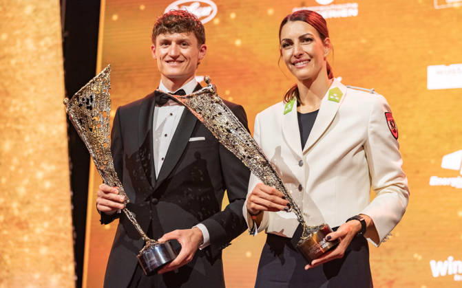 15.10.2026 30. LOTTERIEN Sporthilfe-Gala Preistraeger der NIKI Trophae in der Kategorie Sportler des Jahres 2026 presented by ACP Therapie Profi-Radrennfahrer, Zweiter des Giro d™Italia und Dritter der Vuelta a Espana 2026 Felix Gall und Preistraegerin der NIKI Trophae in der Kategorie Sportlerin des Jahres 2026 presented by Bridgestone Skeleton-Olympiasiegerin 2026 Heeressportlerin Janine Flock. Wien Wiener Stadthalle Wien Österreich