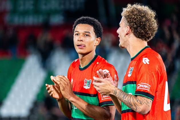 NIJMEGEN - Kevin Kers of NEC Nijmegen thanks the supporters for their support after the UEFA Europa League match between NEC Nijmegen and Levski Sofia at the Goffertstadion on October 15, 2026, in Nijmegen, the Netherlands. KEVIN SENDERS ANP UEFA Europa League 2026 27 xVIxANPxSportx xMarcelxterxBalsxIVx 572571813 originalFilename: 572571813.jpg