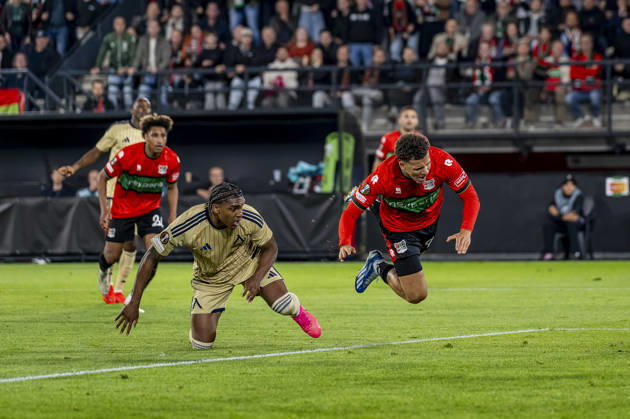 NIJMEGEN - (l-r) Levski Sofia defender Christian Makoun and NEC Nijmegen forward Clement Bischoff during the UEFA Europa League match between N.E.C. and Levski Sofia at Stadion De Goffert on 15 October 2026 in Nijmegen, Nederland. (Photo by DeFodi Images) -