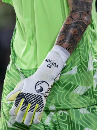 NIJMEGEN - the goalkeeper s glove of Levski Sofia goalkeeper Svetoslav Vutsov during the UEFA Europa League match between N.E.C. and Levski Sofia at Stadion De Goffert on 15 October 2026 in Nijmegen, Nederland. (Photo by DeFodi Images) -