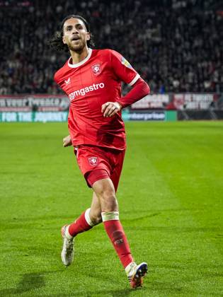 ENSCHEDE - Ramiz Zerrouki of FC Twente celebrates the 1-0 during the Conference League match between FC Twente and FC Thun at De Grolsch Veste stadium on October 15, 2026 in Enschede, the Netherlands. TOBIAS KLEUVER ANP xVIxANPxSportx xxANPxIVx 572580588 originalFilename: 572580588.jpg