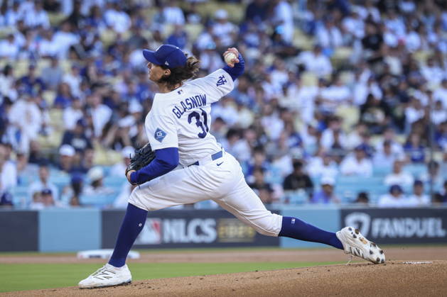 MLB, Baseball Herren, USA Postseason: NLCS Game 4 - Los Angeles Dodgers vs Milwaukee Brewers Los Angeles Dodgers pitcher Tyler Glasnow in action during Game 4 of the National League Championship Series between the Los Angeles Dodgers and the Milwaukee Brewers at Dodger Stadium in Los Angeles, California, USA, 15 October 2026. LOS ANGELES CALIFORNIA UNITED STATES  Copyright: xCHRISxTORRESx