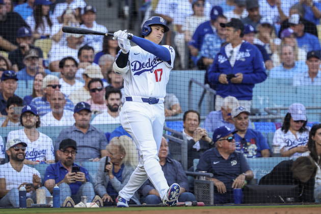 MLB, Baseball Herren, USA Postseason: NLCS Game 4 - Los Angeles Dodgers vs Milwaukee Brewers Los Angeles Dodgers designated hitter Shohei Ohtani warms up during Game 4 of the National League Championship Series between the Los Angeles Dodgers and the Milwaukee Brewers at Dodger Stadium in Los Angeles, California, USA, 15 October 2026. LOS ANGELES CALIFORNIA UNITED STATES  Copyright: xCHRISxTORRESx