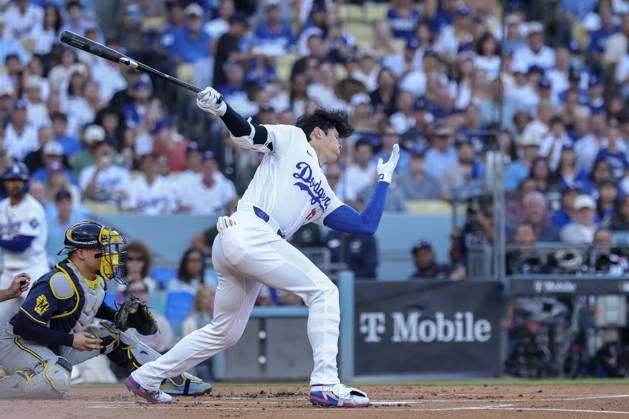 MLB, Baseball Herren, USA Postseason: NLCS Game 4 - Los Angeles Dodgers vs Milwaukee Brewers Los Angeles Dodgers designated hitter Shohei Ohtani in action during Game 4 of the National League Championship Series between the Los Angeles Dodgers and the Milwaukee Brewers at Dodger Stadium in Los Angeles, California, USA, 15 October 2026. LOS ANGELES CALIFORNIA UNITED STATES  Copyright: xCHRISxTORRESx