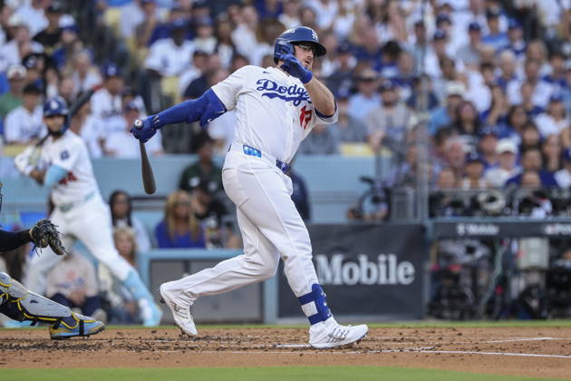 MLB, Baseball Herren, USA Postseason: NLCS Game 4 - Los Angeles Dodgers vs Milwaukee Brewers Los Angeles Dodgers third baseman Max Muncy in action during Game 4 of the National League Championship Series between the Los Angeles Dodgers and the Milwaukee Brewers at Dodger Stadium in Los Angeles, California, USA, 15 October 2026. LOS ANGELES CALIFORNIA UNITED STATES  Copyright: xCHRISxTORRESx