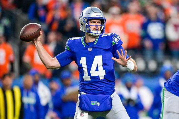 DENVER, CO - OCTOBER 15: Seattle Seahawks quarterback Sam Darnold (14) passes in the first quarter during a game between the Seattle Seahawks and the Denver Broncos at Empower Field at Mile High on October 15, 2026 in Denver, Colorado. (Photo by Dustin Bradford Icon Sportswire) NFL, American Football Herren, USA OCT 15 Seahawks at Broncos EDITORIAL USE ONLY Icon132261015006