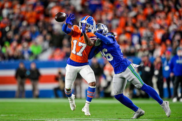 DENVER, CO - OCTOBER 15: Denver Broncos wide receiver Jaylen Waddle (17) catches a pass under coverage by Seattle Seahawks cornerback Trevon Diggs (16) during a game between the Seattle Seahawks and the Denver Broncos at Empower Field at Mile High on October 15, 2026 in Denver, Colorado. (Photo by Dustin Bradford Icon Sportswire) NFL, American Football Herren, USA OCT 15 Seahawks at Broncos EDITORIAL USE ONLY Icon132261015030