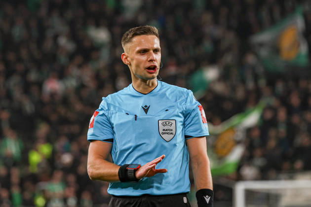 Ferencvaros V Viktoria Plzen - UEFA Europa League 2026 27 League Phase Match Day 2 Referee Damian Sylwestrzak officiates the UEFA Europa League 2026 27 League Phase Matchday 2 match between Ferencvaros and Viktoria Plzen at Groupama Arena in Budapest, Hungary, on October 15, 2026. Budapest Hungary  Copyright: xPalxGöllnerx originalFilename:gollner-notitle261015_npWM4.jpg