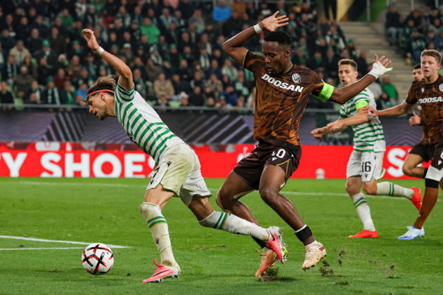 Ferencvaros V Viktoria Plzen - UEFA Europa League 2026 27 League Phase Match Day 2 Veljko Birmancevic of Ferencvaros and Sampson Dweh of Viktoria Plzen participate during the UEFA Europa League 2026 27 League Phase MD2 match between Ferencvaros and Viktoria Plzen at Groupama Arena in Budapest, Hungary, on October 15, 2026. Budapest Hungary  Copyright: xPalxGöllnerx originalFilename:gollner-notitle261015_npZeN.jpg