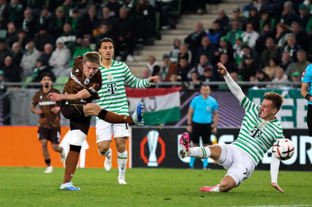 (261016) -- BUDAPEST, Oct. 16, 2026 -- Lukas Cerv (front L) of Viktoria Plzen shoots during the UEFA Europa League 2026 27 League Phase match between Ferencvaros and Viktoria Plzen in Budapest, Hungary, Oct. 15, 2026. ) (SP)HUNGARY-BUDAPEST-FOOTBALL-UEFA EUROPA LEAGUE-FERENCVAROS VS VIKTORIA PLZEN HuxZhixuan 