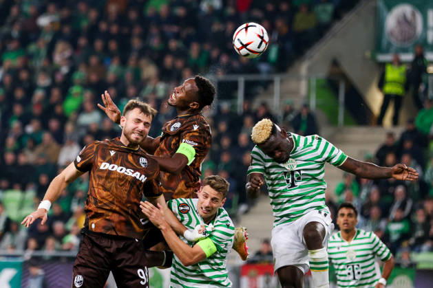 (261016) -- BEIJING, Oct. 16, 2026 -- Sampson Dweh (2nd L) of Viktoria Plzen vies for a header with Bamidele Yusuf (2nd R) of Ferencvaros during the UEFA Europa League 2026 27 League Phase match between Ferencvaros and Viktoria Plzen in Budapest, Hungary, Oct. 15, 2026. ) XINHUA PHOTOS OF THE DAY HuxZhixuan 