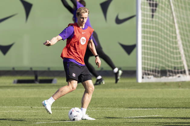October 16, 2026, Sant Joan Despi, Barcelona, Spain: Frenkie de Jong during the training day of FC Barcelona, Barca ahead the Spanish League, Laliga EA Sports, football match against Real Betis at Ciudad Esportiva Joan Gamper on October 16, 2026 in Sant Joan Despi, Barcelona, Spain. FC Barcelona Training And press conference, PK, Pressekonferenz - LaLiga EA Sports - ZUMAa181 20261016_zaa_a181_031 Copyright: xJavierxBorregox