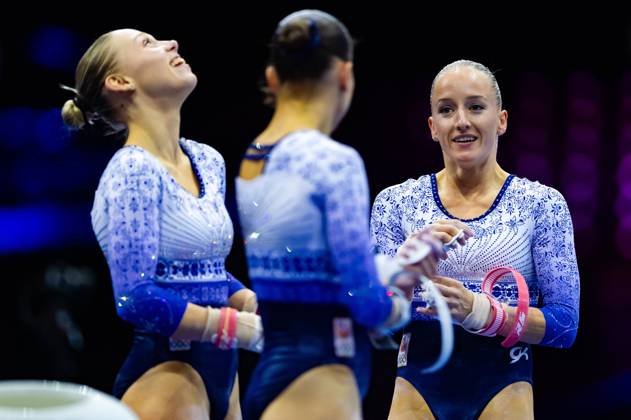 ROTTERDAM - Sanne Wevers, Vera van Pol and Sanna Veerman during podium training at the World Gymnastics Championships in Ahoy Rotterdam. IRIS VAN DEN BROEK ANP xVIxANPxSportx xxANPxIVx 572628078 originalFilename: 572628078.jpg