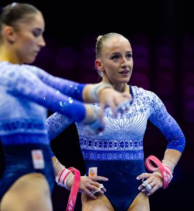 ROTTERDAM - Sanne Wevers, Vera van Pol during podium training at the World Gymnastics Championships in Ahoy Rotterdam. IRIS VAN DEN BROEK ANP xVIxANPxSportx xxANPxIVx 572628202 originalFilename: 572628202.jpg